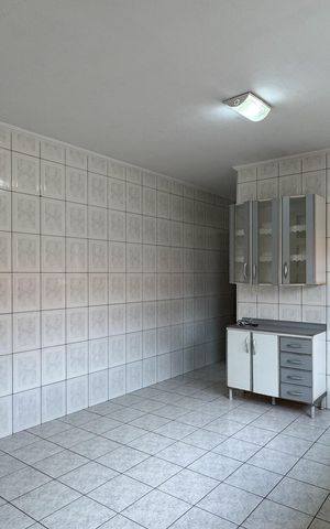 Casa à venda com 160m², 3 quartos e 2 vagas Casa à venda com 160m², 3 quartos e 2 vagasCozinha