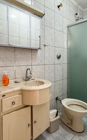 Casa à venda com 160m², 3 quartos e 2 vagas Casa à venda com 160m², 3 quartos e 2 vagasBanheiro - Suíte
