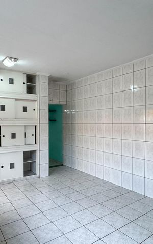 Casa à venda com 160m², 3 quartos e 2 vagas Casa à venda com 160m², 3 quartos e 2 vagasCozinha