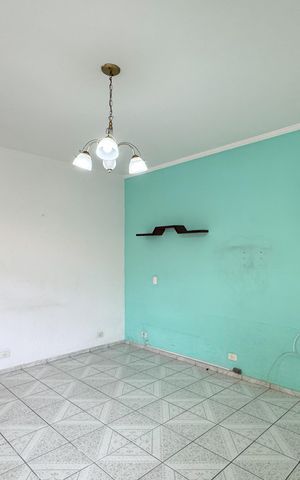 Casa à venda com 160m², 3 quartos e 2 vagas Casa à venda com 160m², 3 quartos e 2 vagasSala