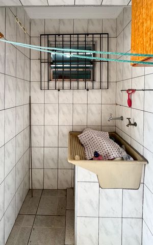 Casa à venda com 160m², 3 quartos e 2 vagas Casa à venda com 160m², 3 quartos e 2 vagasÁrea de Serviço