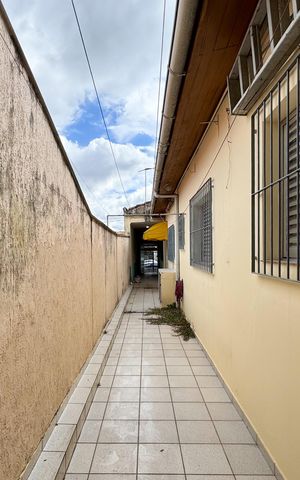 Casa à venda com 160m², 3 quartos e 2 vagas Casa à venda com 160m², 3 quartos e 2 vagasQuintal