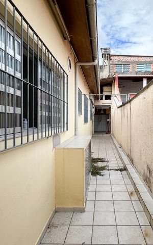Casa à venda com 160m², 3 quartos e 2 vagas Casa à venda com 160m², 3 quartos e 2 vagasQuintal