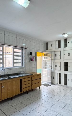 Casa à venda com 160m², 3 quartos e 2 vagas Casa à venda com 160m², 3 quartos e 2 vagasCozinha