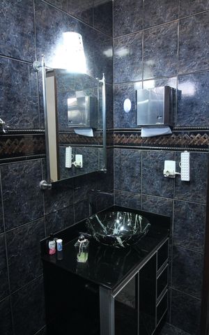 Casa à venda com 356m², 3 quartos e 3 vagasBanheiro 1