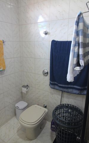 Casa à venda com 356m², 3 quartos e 3 vagasBanheiro 2