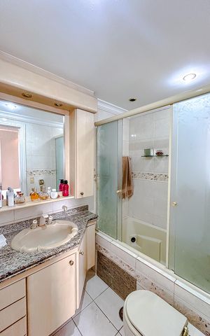 Apartamento à venda com 115m², 3 quartos e 2 vagasBanheiro da Suíte