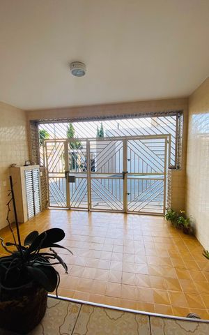 Casa à venda com 150m², 2 quartos e 2 vagas Casa à venda com 150m², 2 quartos e 2 vagasGaragem