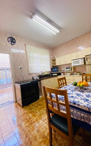 Casa à venda com 150m², 2 quartos e 2 vagas Casa à venda com 150m², 2 quartos e 2 vagasCozinha