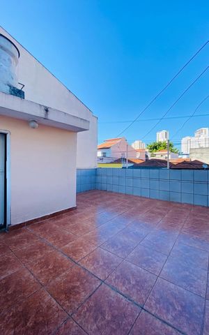 Casa à venda com 150m², 2 quartos e 2 vagas Casa à venda com 150m², 2 quartos e 2 vagasÁrea externa