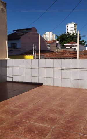 Casa à venda com 150m², 2 quartos e 2 vagas Casa à venda com 150m², 2 quartos e 2 vagasÁrea externa