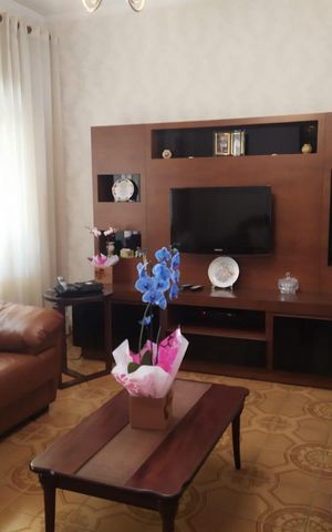 Casa à venda com 150m², 2 quartos e 2 vagas Casa à venda com 150m², 2 quartos e 2 vagasSala