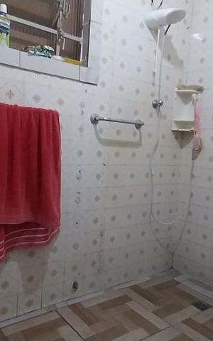 Casa à venda com 98m², 2 quartos e 2 vagas Casa à venda com 98m², 2 quartos e 2 vagasBanheiro