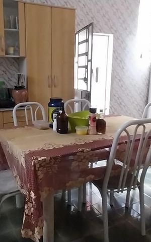 Casa à venda com 98m², 2 quartos e 2 vagas Casa à venda com 98m², 2 quartos e 2 vagasCozinha