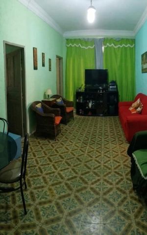 Casa à venda com 98m², 2 quartos e 2 vagas Casa à venda com 98m², 2 quartos e 2 vagasSala