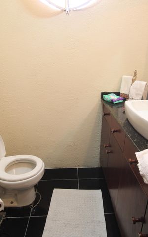 Casa de condomínio à venda com 162m², 3 quartos e 3 vagasLavabo