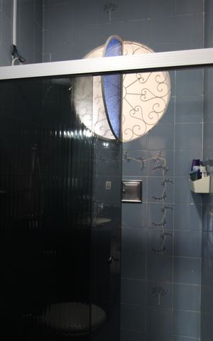 Casa de condomínio à venda com 162m², 3 quartos e 3 vagasBanheiro da suíte