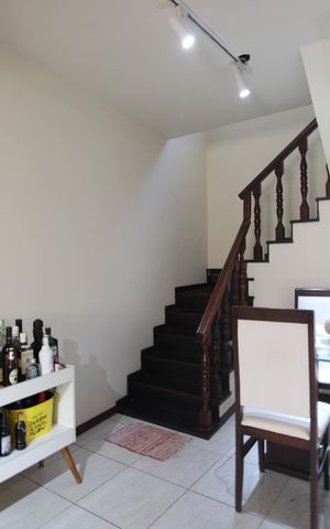 Casa de condomínio à venda com 162m², 3 quartos e 3 vagasSala