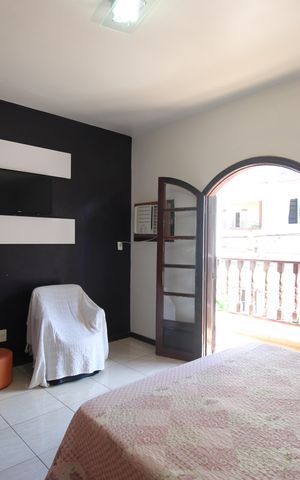 Casa de condomínio à venda com 162m², 3 quartos e 3 vagasSuíte