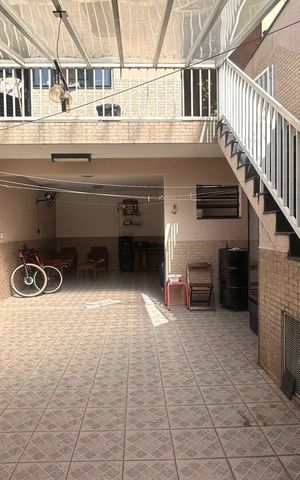 Casa à venda com 140m², 3 quartos e 4 vagas Casa à venda com 140m², 3 quartos e 4 vagasÁrea externa