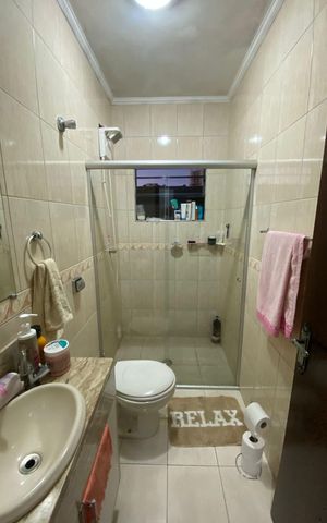 Casa à venda com 140m², 3 quartos e 4 vagas Casa à venda com 140m², 3 quartos e 4 vagasBanheiro