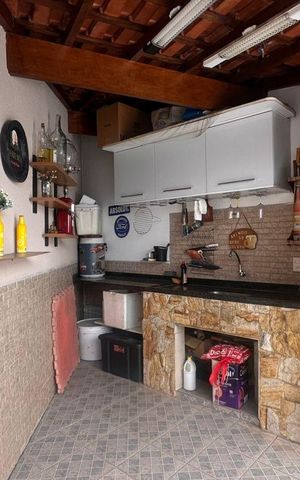 Casa à venda com 140m², 3 quartos e 4 vagas Casa à venda com 140m², 3 quartos e 4 vagasÁrea externa