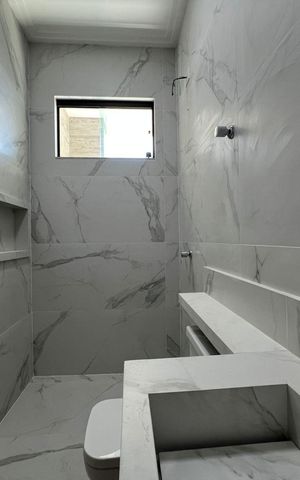 Casa à venda com 89m², 3 quartos e 1 vaga Casa à venda com 89m², 3 quartos e 1 vagaBanheiro da Suíte