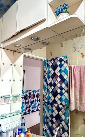 Casa à venda com 165m², 3 quartos e 2 vagasBanheiro 1