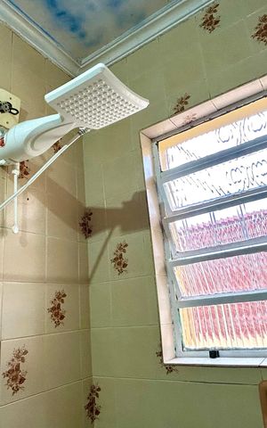 Casa à venda com 165m², 3 quartos e 2 vagasBanheiro 1