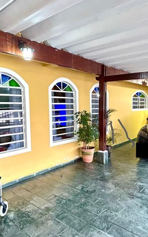 Casa à venda com 165m², 3 quartos e 2 vagasGaragem
