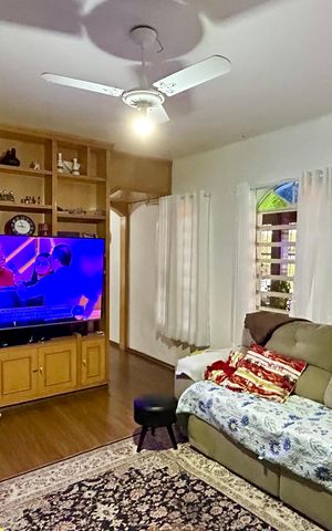 Casa à venda com 165m², 3 quartos e 2 vagasSala
