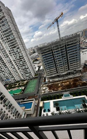 Apartamento à venda com 111m², 3 quartos e 2 vagas Apartamento à venda com 111m², 3 quartos e 2 vagasVaranda