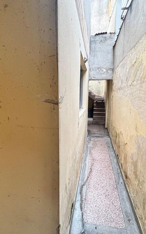 Casa à venda com 100m², 2 quartos e 2 vagasCorredor