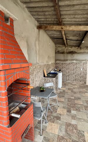 Casa à venda com 100m², 2 quartos e 2 vagasChurrasqueira