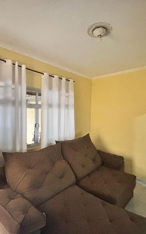 Casa à venda com 100m², 2 quartos e 2 vagasSala