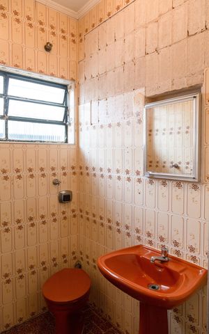 Casa para alugar com 600m², 4 quartos e 6 vagasEdicula - banheiro