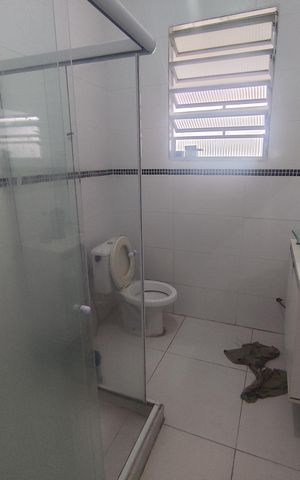 Casa à venda com 100m², 2 quartos e 1 vaga Casa à venda com 100m², 2 quartos e 1 vagaBanheiro