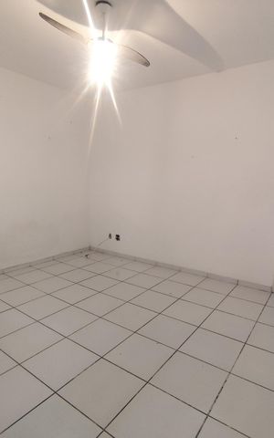 Casa à venda com 100m², 2 quartos e 1 vaga Casa à venda com 100m², 2 quartos e 1 vagaSala
