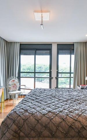 Casa à venda com 400m², 4 quartos e 2 vagas Casa à venda com 400m², 4 quartos e 2 vagasQuarto