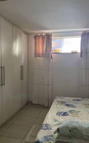 Casa à venda com 400m², 4 quartos e 2 vagas Casa à venda com 400m², 4 quartos e 2 vagasQuarto