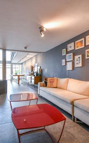 Casa à venda com 400m², 4 quartos e 2 vagas Casa à venda com 400m², 4 quartos e 2 vagasSala