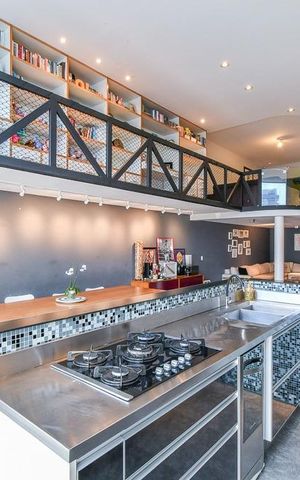 Casa à venda com 400m², 4 quartos e 2 vagas Casa à venda com 400m², 4 quartos e 2 vagasCozinha