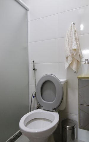 Casa de condomínio à venda com 170m², 2 quartos e 1 vagaBanheiro da Suíte 1