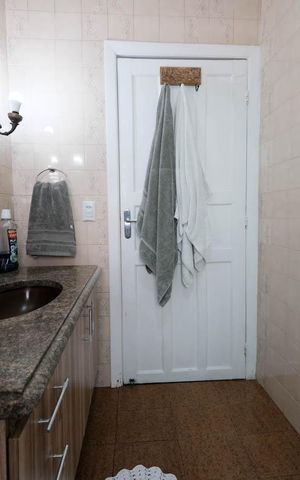 Casa à venda com 127m², 2 quartos e 1 vagaBanheiro