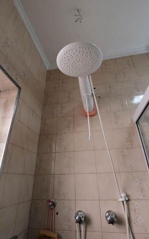 Casa à venda com 127m², 2 quartos e 1 vagaBanheiro