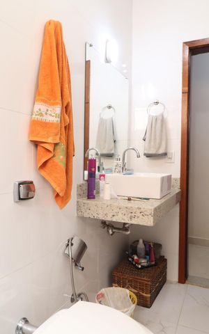 Casa para alugar com 180m², 3 quartos e 2 vagasBanheiro Social