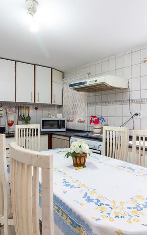 Casa para alugar com 180m², 3 quartos e 2 vagasCozinha
