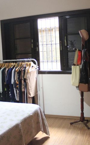 Casa à venda com 250m², 3 quartos e 3 vagasSuíte