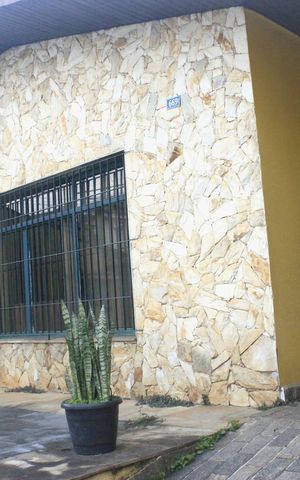 Casa à venda com 250m², 3 quartos e 3 vagasFachada e garagem