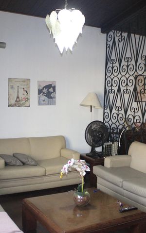 Casa à venda com 250m², 3 quartos e 3 vagasSala